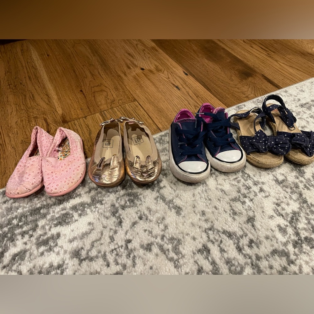 4 pairs toddler shoes